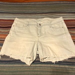 Women’s cut off jean shorts